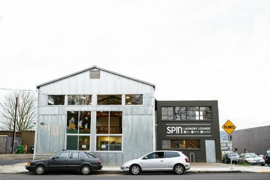Spin Laundry Lounge